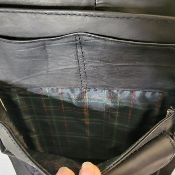 VINTAGE Black Leather Messenger Bag 80s Plaid Interior Pockets Adjustable Strap - Picture 5 of 7